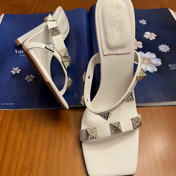 New white studded heels - Picture 3 of 4